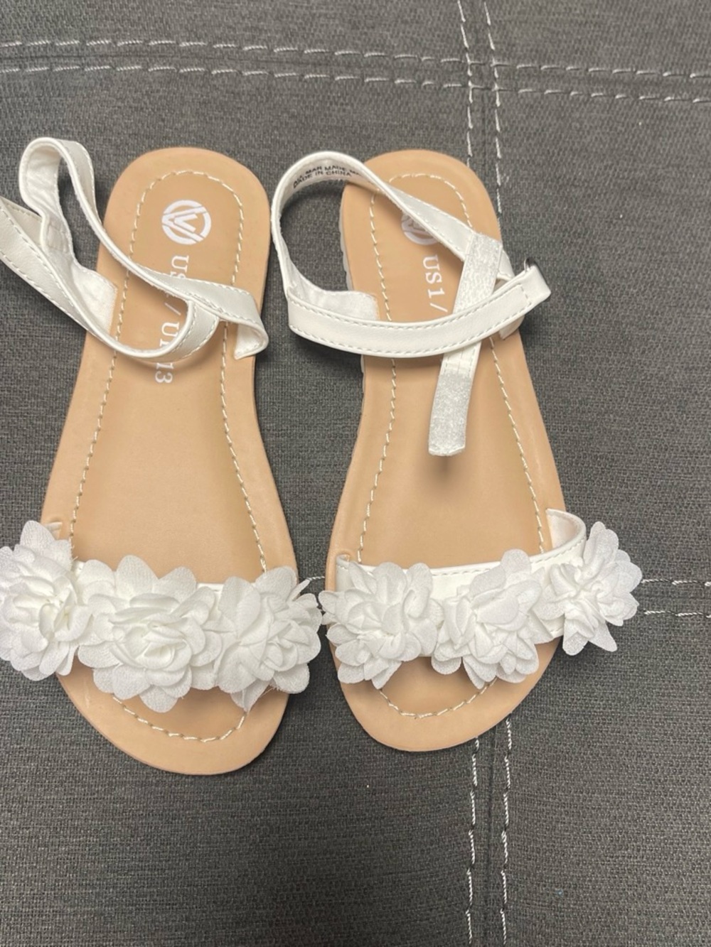 Amazon White Floral Strap Girls' Sandals
